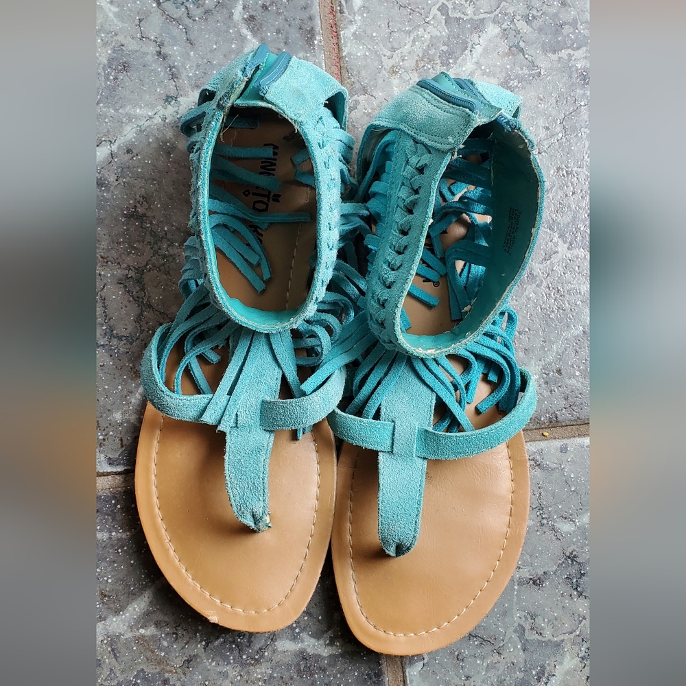 Minnetonka Zipper Sandles